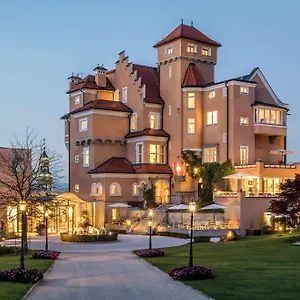 Schloss Moenchstein Salzburg