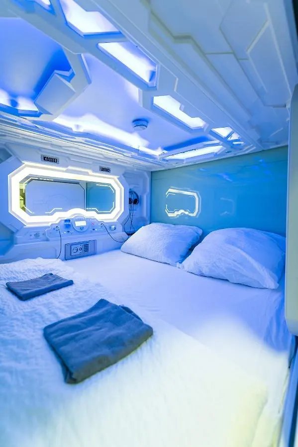 אכסניה וינה Space Home Apartment - City Center